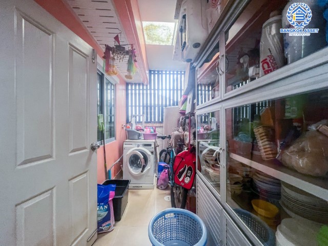 *****ทาวน์เฮ้าส์มือสองย่านนนทบุรี ม.เดอะวิลล่า ท่าอิฐ-รัตนาธิเบศร์ #หลังมุม คุณภาพระดับ Property Perfect เนื้อที่ 18 ตร.ว. ฟังก์ชัน 3 ห้องนอน 2 ห้องน้ำ 1 ที่จอดรถ แถมฟรี! 2 เครื่องปรับอากาศ 1 เครื่องทำน้ำอุ่น บนทำเลเชื่อมต่อหลายเส้นทาง ใกล้รถไฟฟ้าสายสีม่วง "สถานีบางรักน้อยท่าอิฐ"